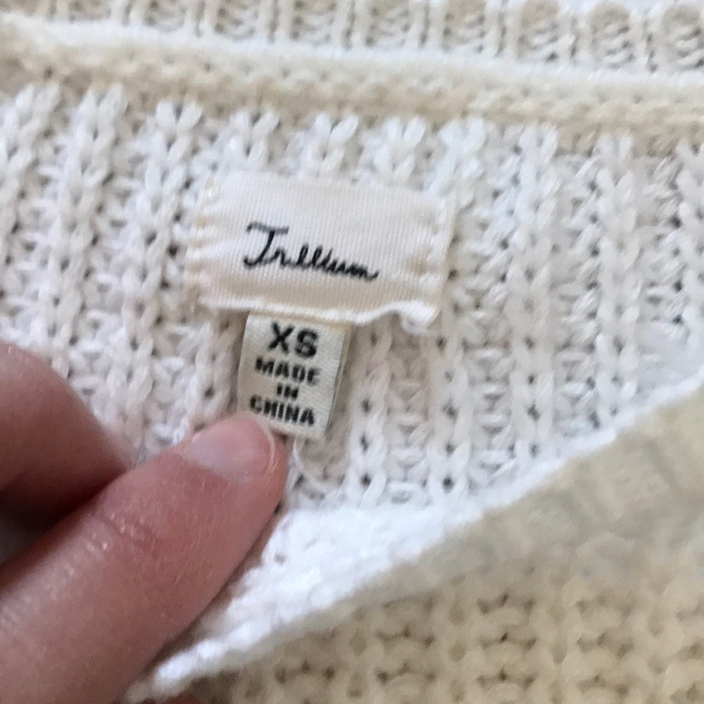 Cropped Sweater - Picture 4 of 5
